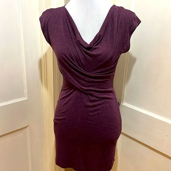 Cabi Top Size Small Stretch Knit Cowl Neck Womens Tunic in Wine Fall 2024 - Picture 2 of 7